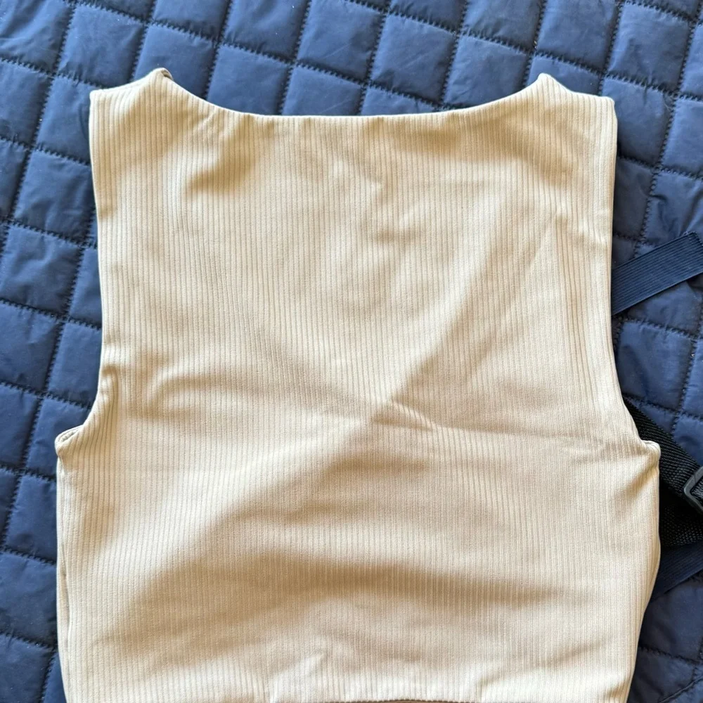 Chic Beige Crop Top with Elegant Wrap Design - Picture 2 of 2